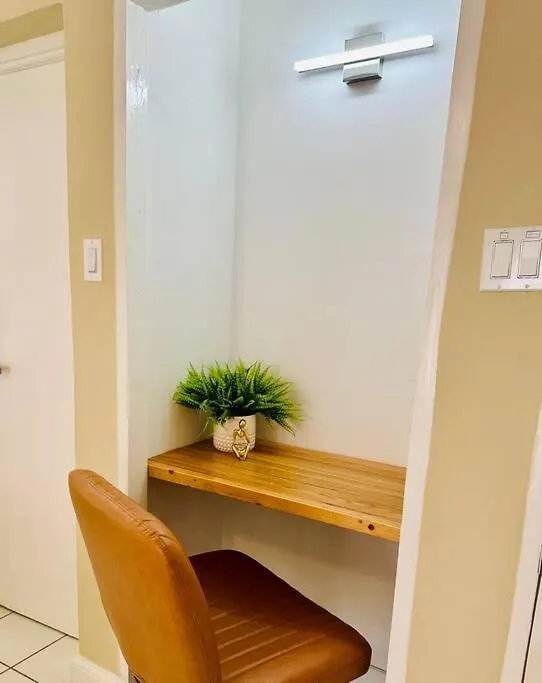 Falcon Islandview - Airport Pickup Available - 24Security 몬테고 베이